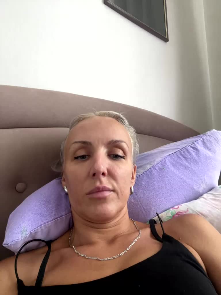 FemdomLedyMaria Live Sex December 17, 2025