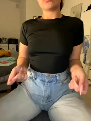 girlsz_ Live Sex December 17, 2025