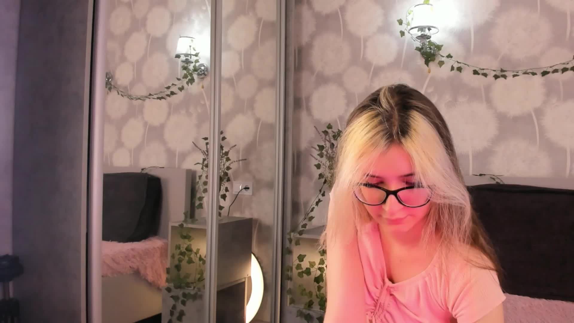 HoupeBeli Live Sex December 14, 2025