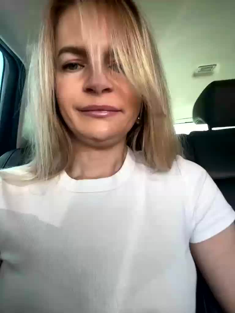 Zoluszka Live Sex December 14, 2025