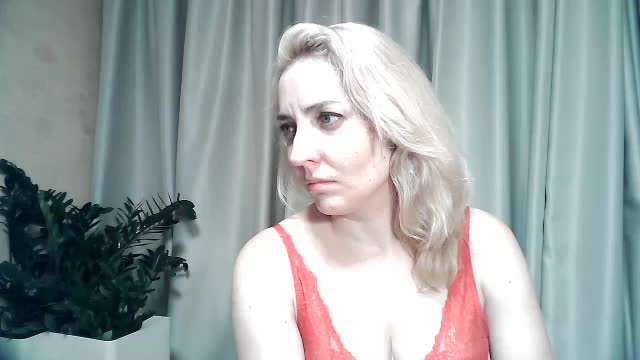 mariska-kiska Live Sex December 18, 2025