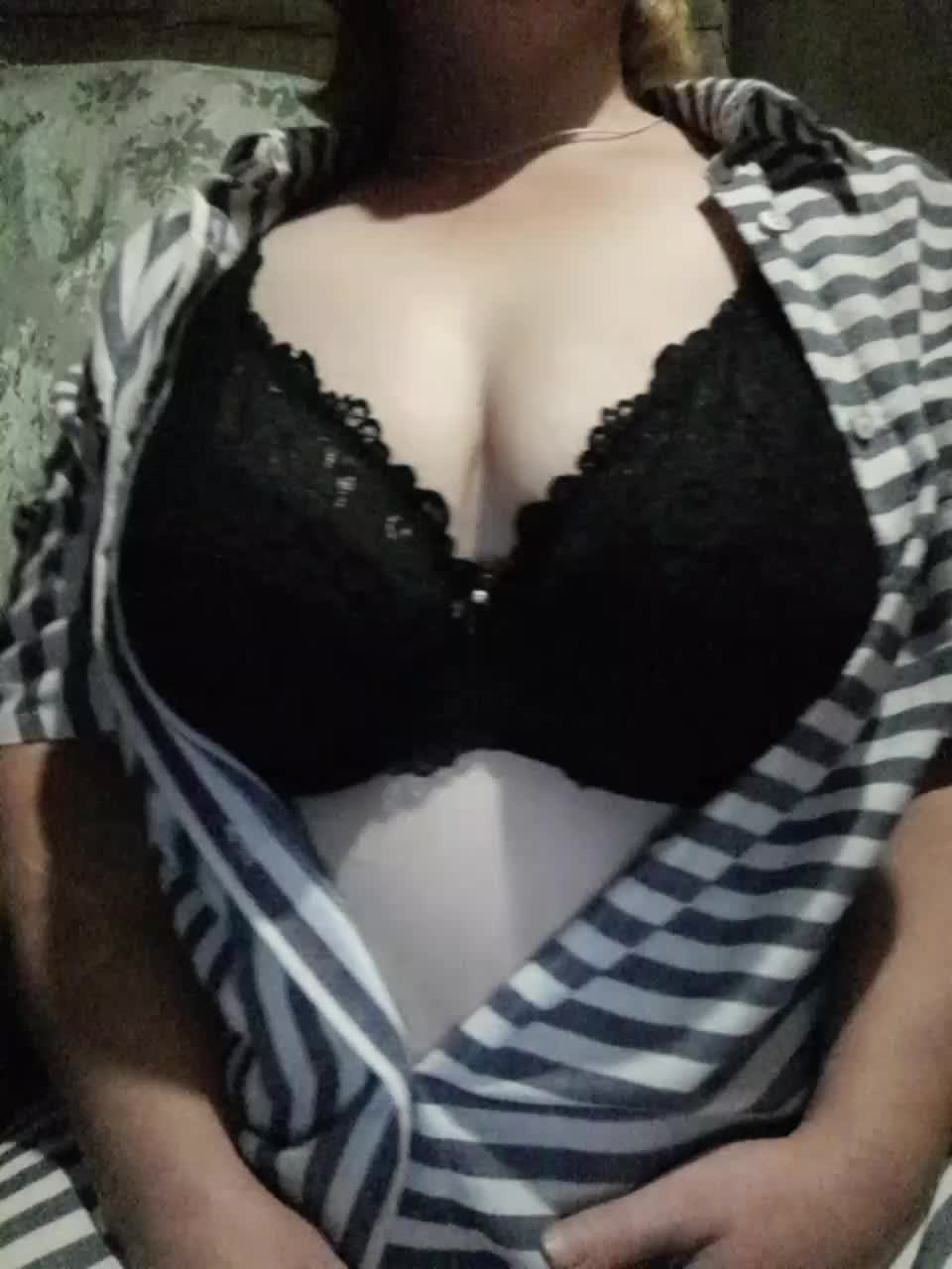 Iriska2025 Live Sex December 18, 2025