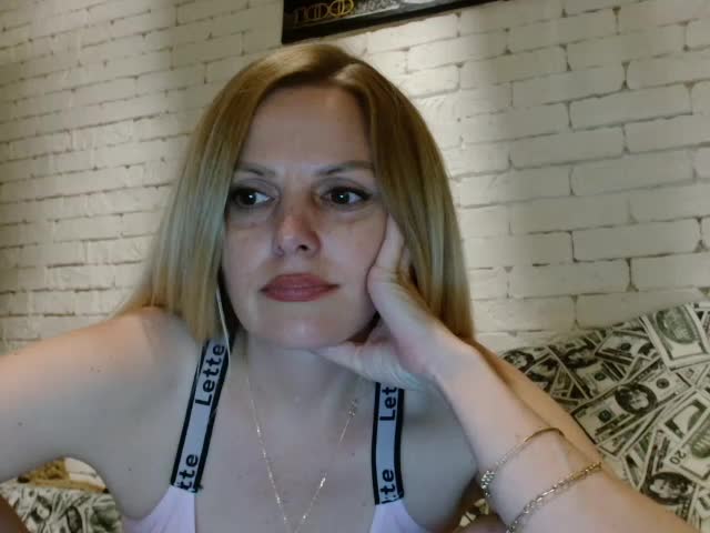 AngelAlone Live Sex December 17, 2025