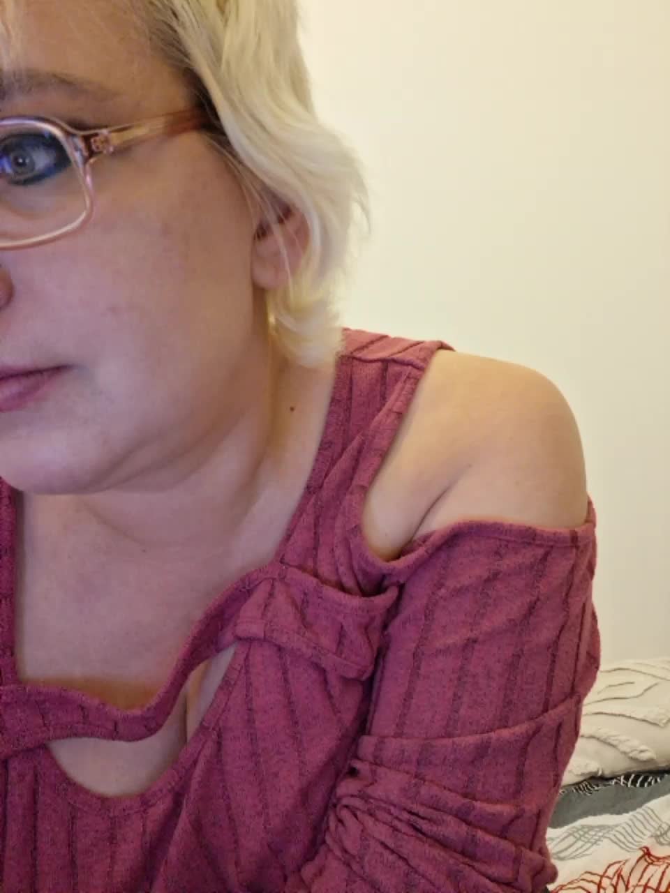 Vika211 Live Sex December 17, 2025