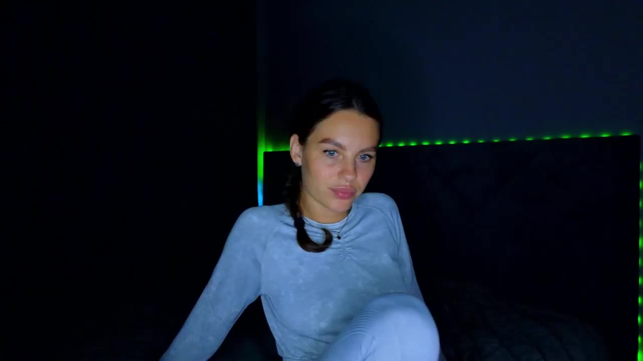 VALERIYAAA Live Sex December 15, 2025
