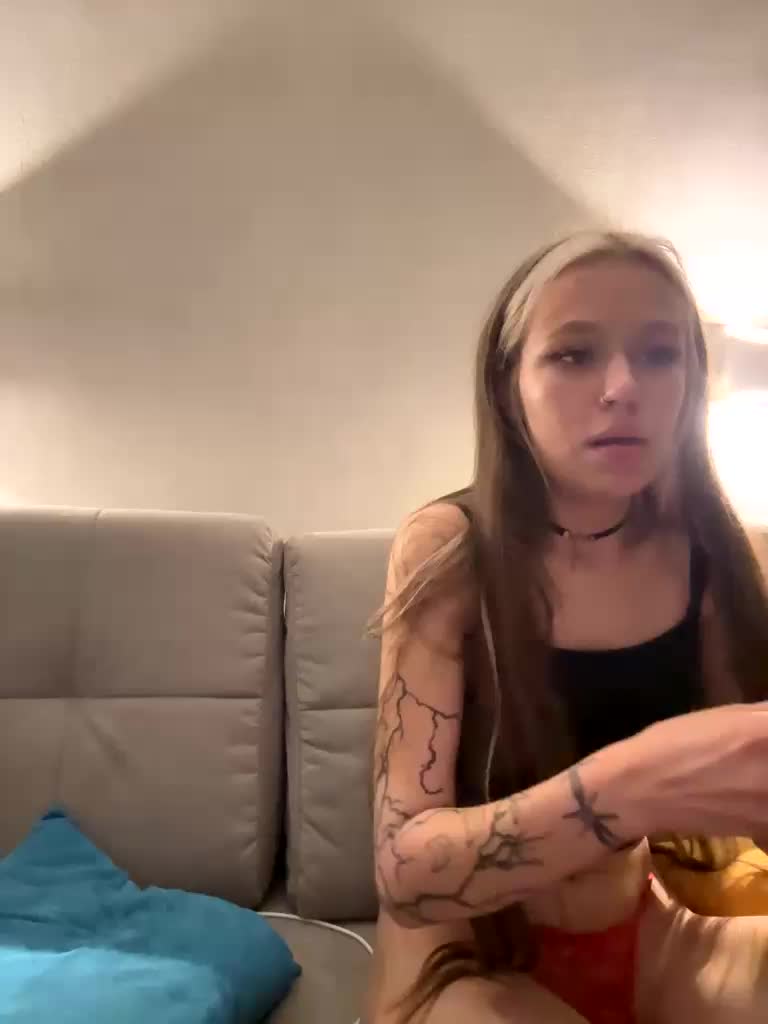 askorbinkiii Live Sex December 13, 2025