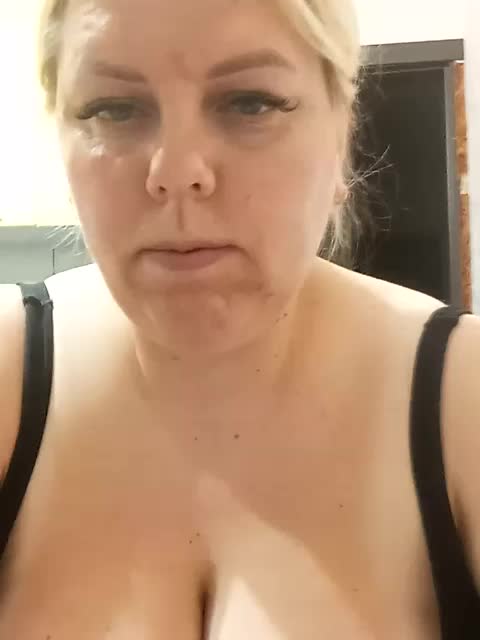 blondy_girl1499 Live Sex December 13, 2025