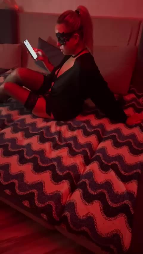 Perverse-family Live Sex December 13, 2025