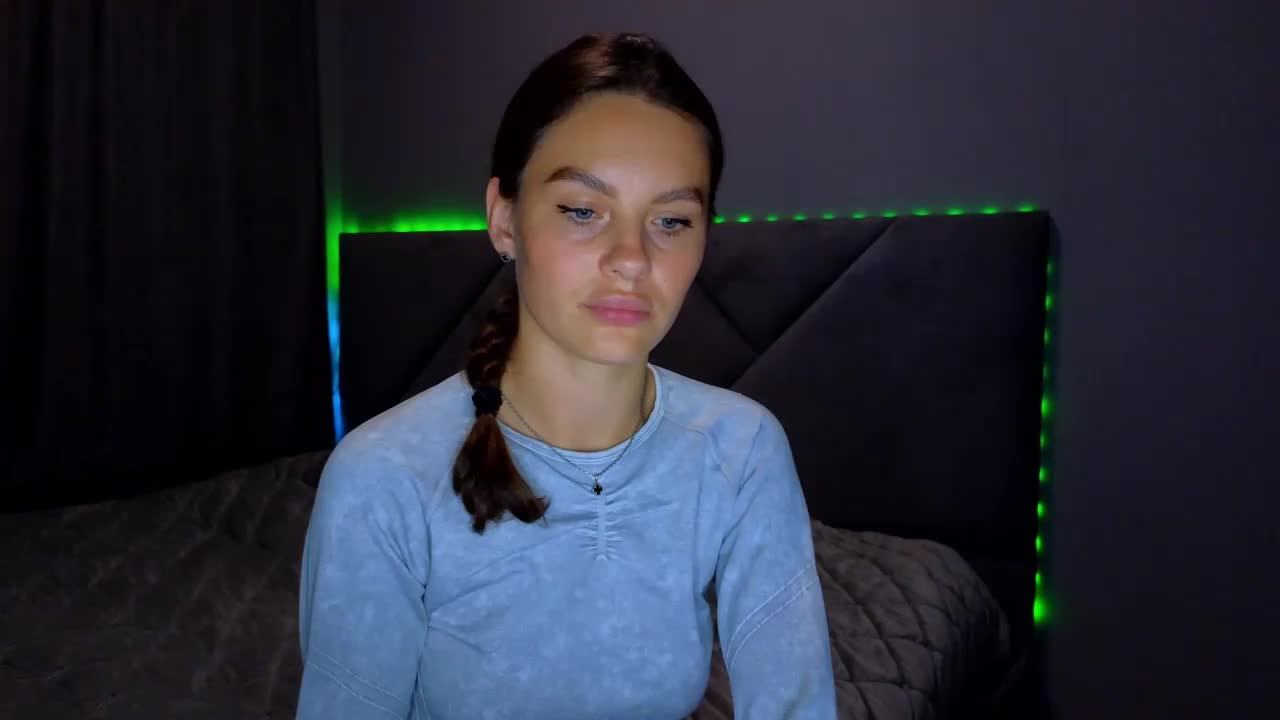 VALERIYAAA Live Sex December 15, 2025