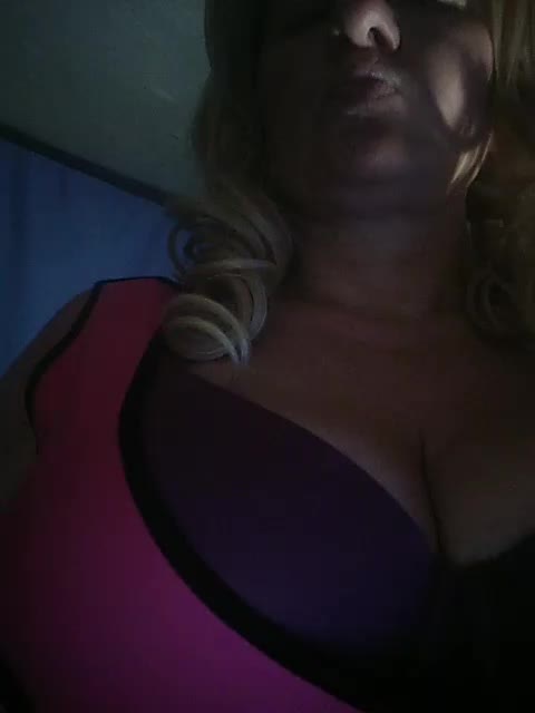 FameLara Live Sex December 18, 2025