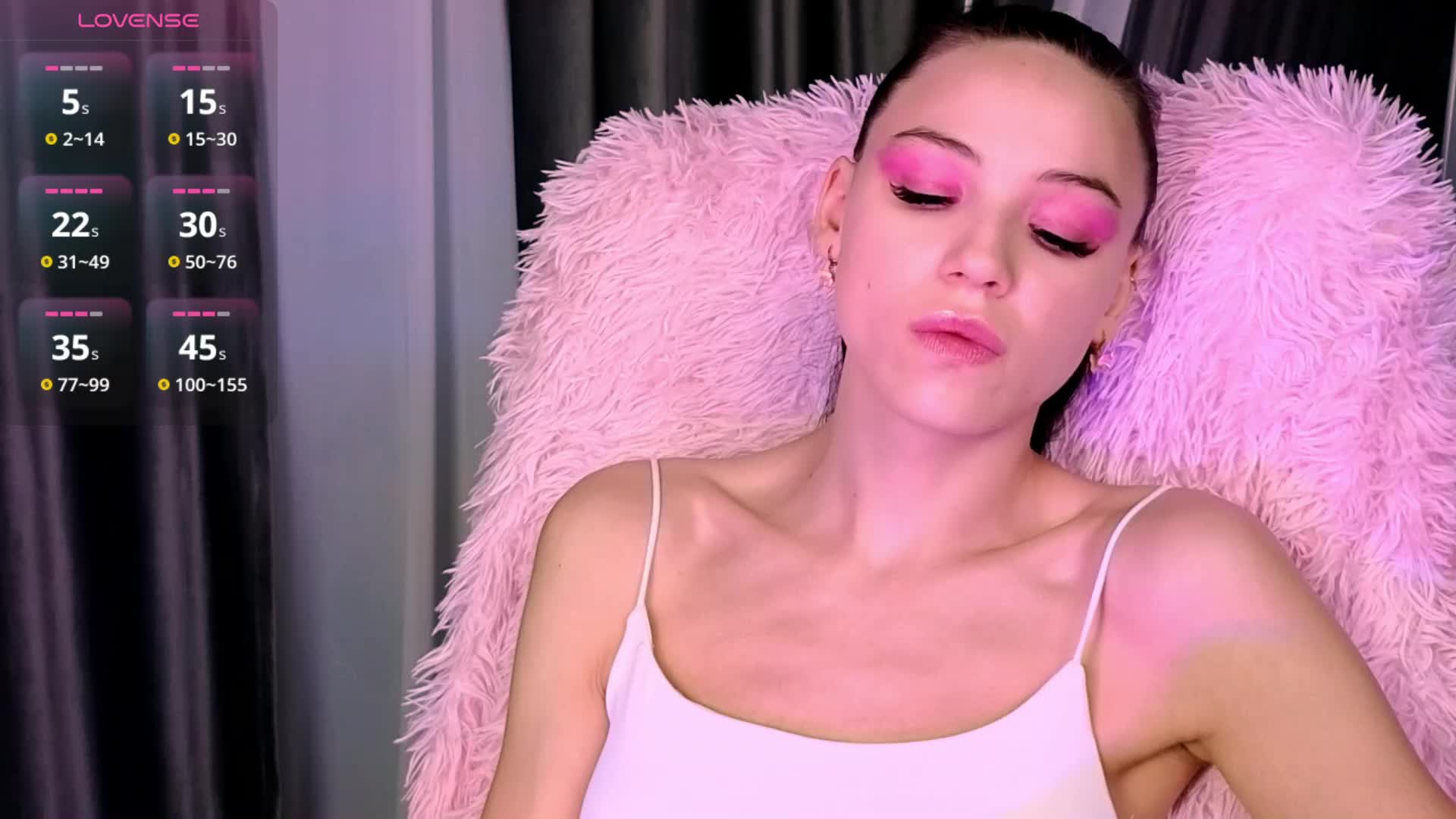 EmilyLuxxxury Live Sex December 19, 2025