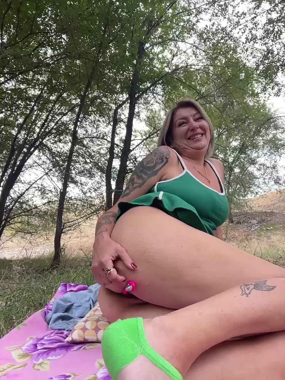 Milena-MilfaXXX Live Sex December 17, 2025