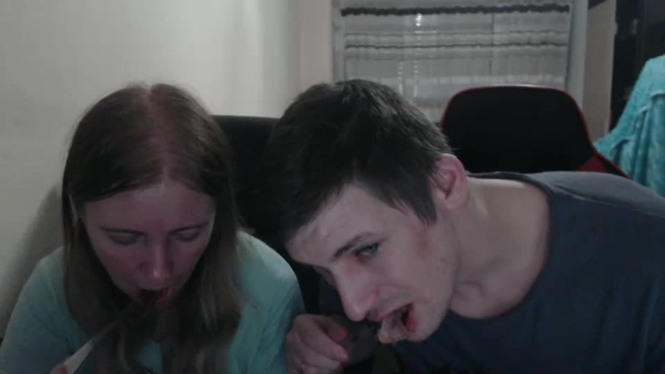 jenisandpeter Live Sex December 15, 2025