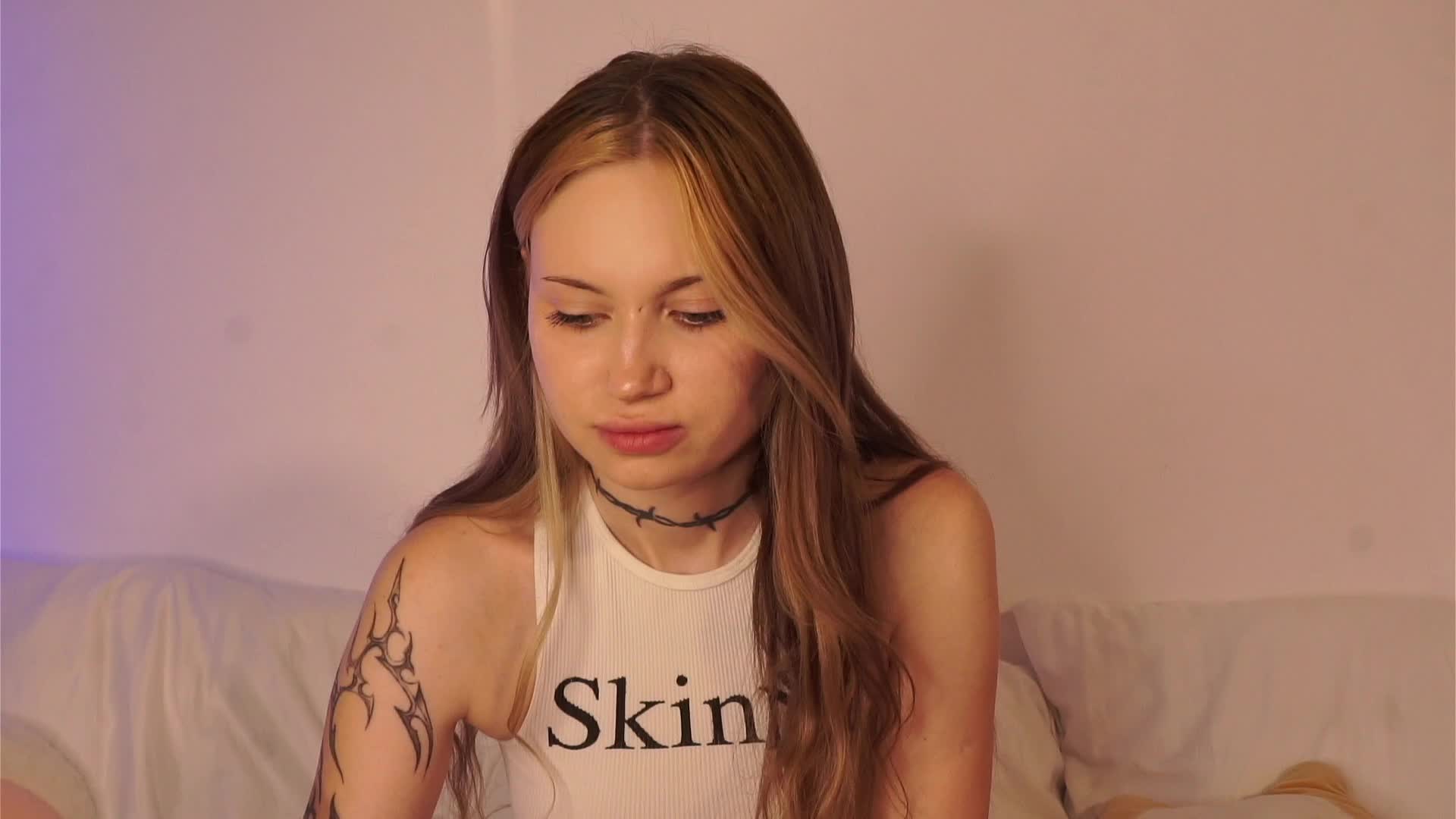 PLUXURY-_2025-08-23_17-38-21_410 Live Sex August 23, 2025