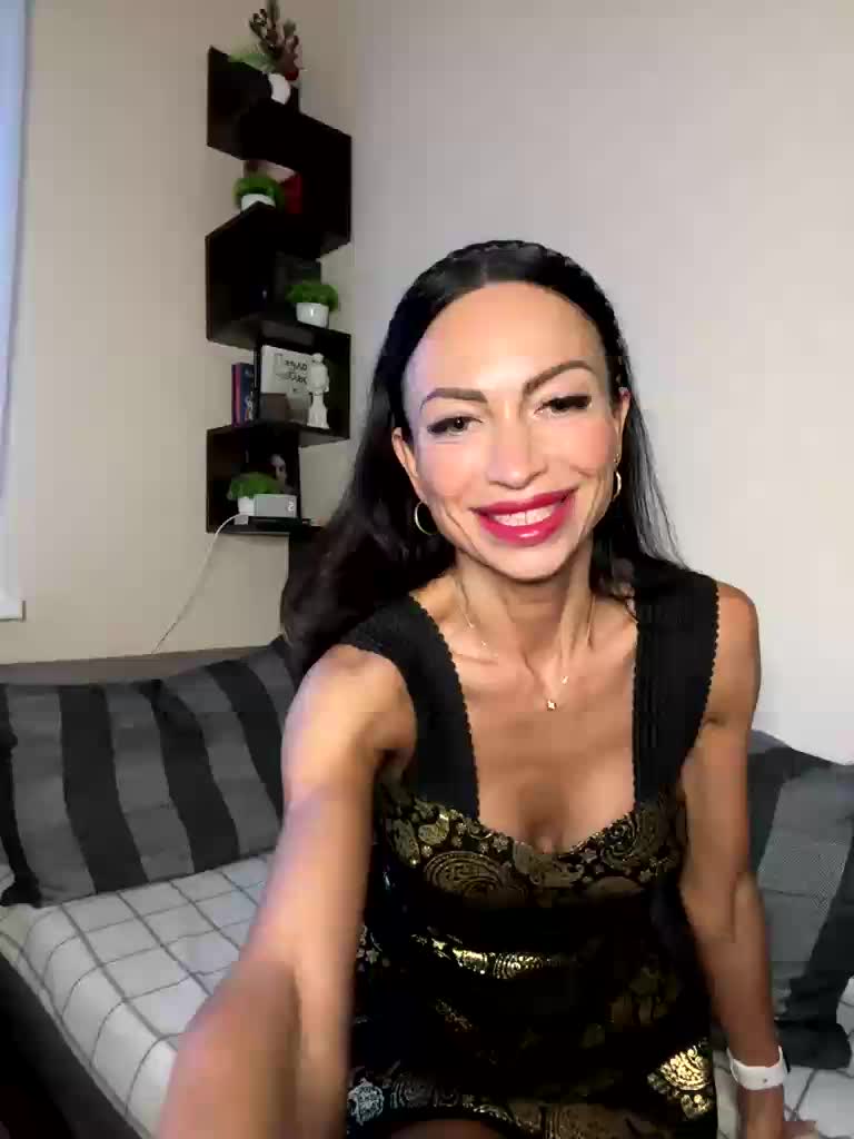 AdrienneBourget Live Sex December 15, 2025