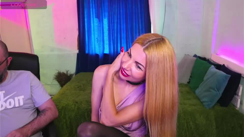 alisaaleks Live Sex December 17, 2025