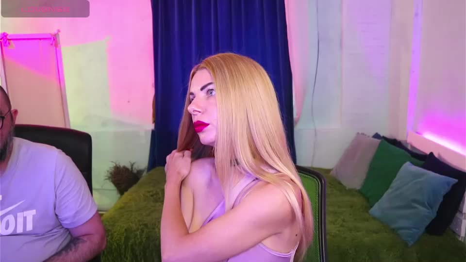 alisaaleks Live Sex December 17, 2025