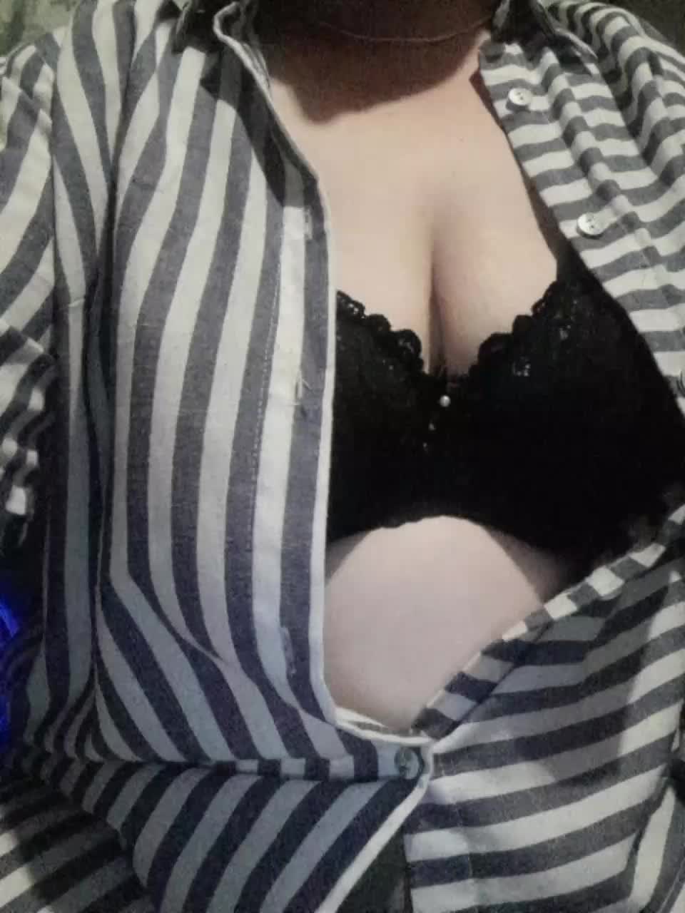 Iriska2025 Live Sex December 18, 2025