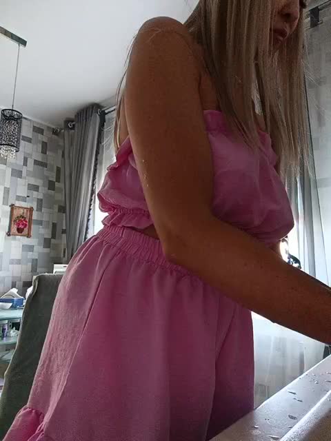 Blondi_Love Live Sex December 17, 2025