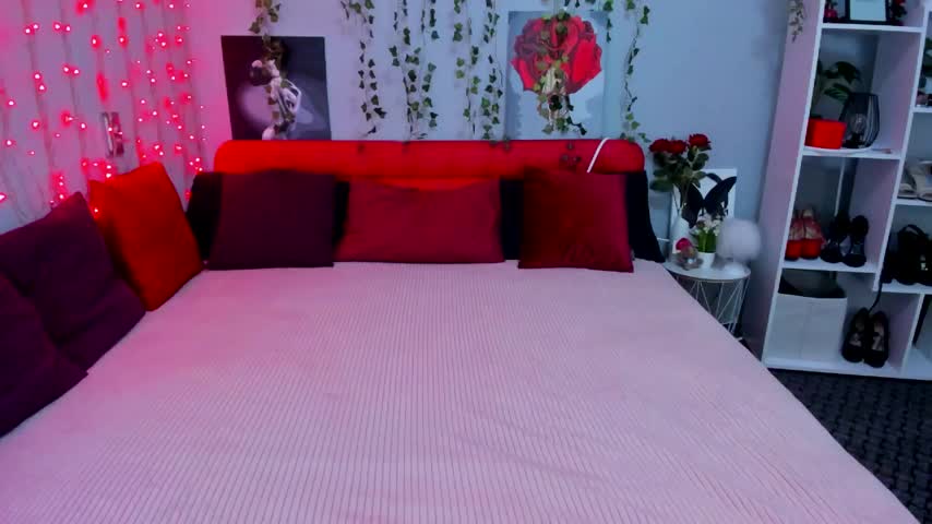 LunaBellucci Live Sex December 17, 2025