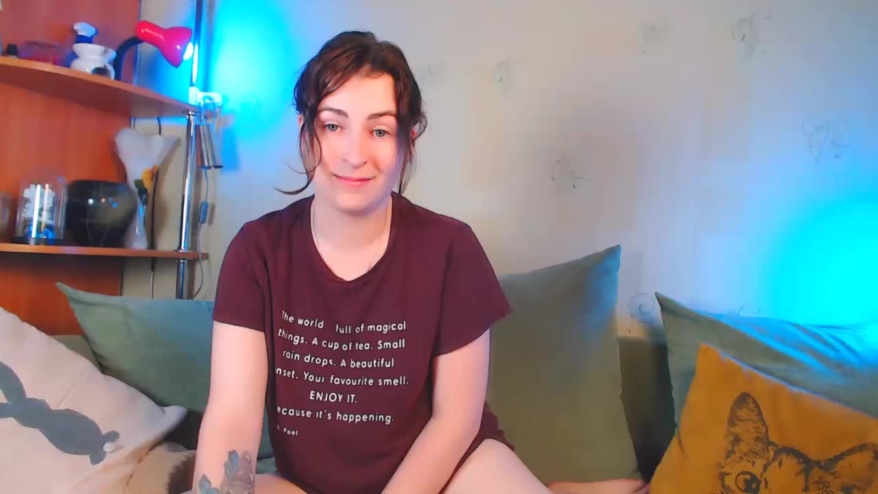 Caroline1995 Live Sex December 17, 2025