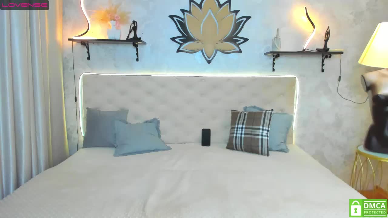 Bianka-strip Live Sex December 18, 2025