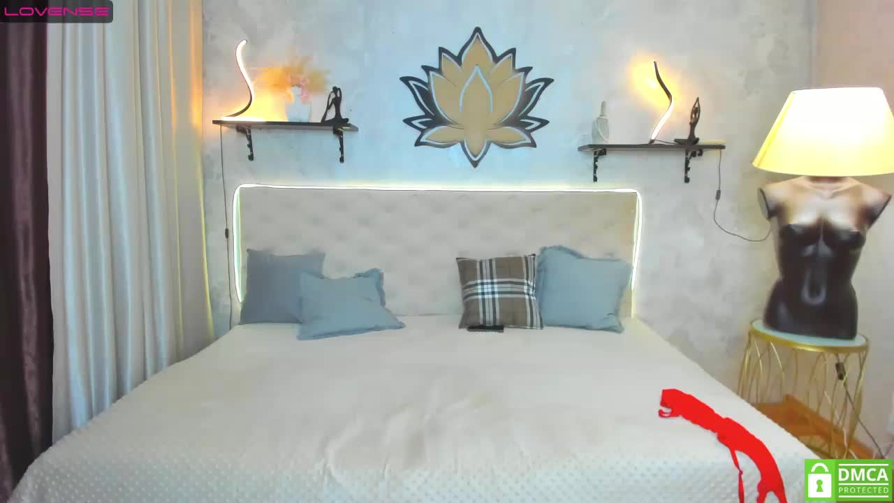 Bianka-strip Live Sex December 18, 2025