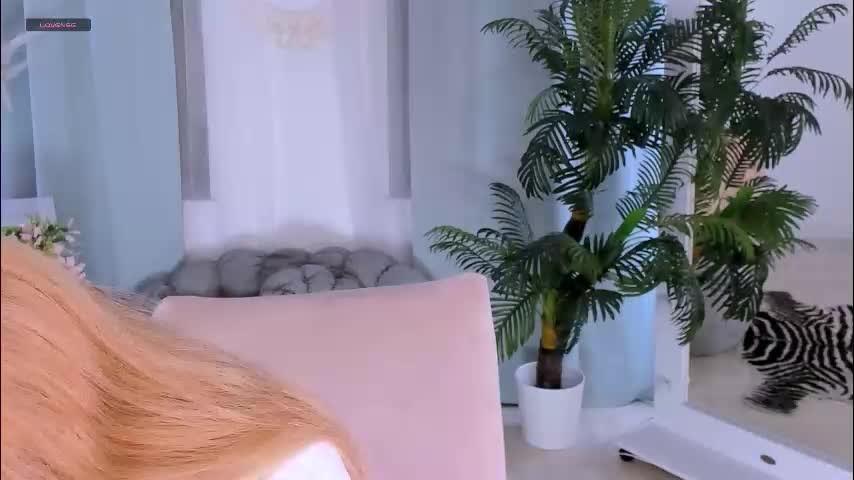laly_peach Live Sex December 15, 2025