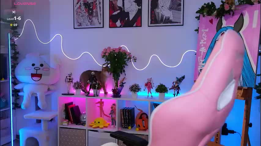 holliwould_ Live Sex December 13, 2025