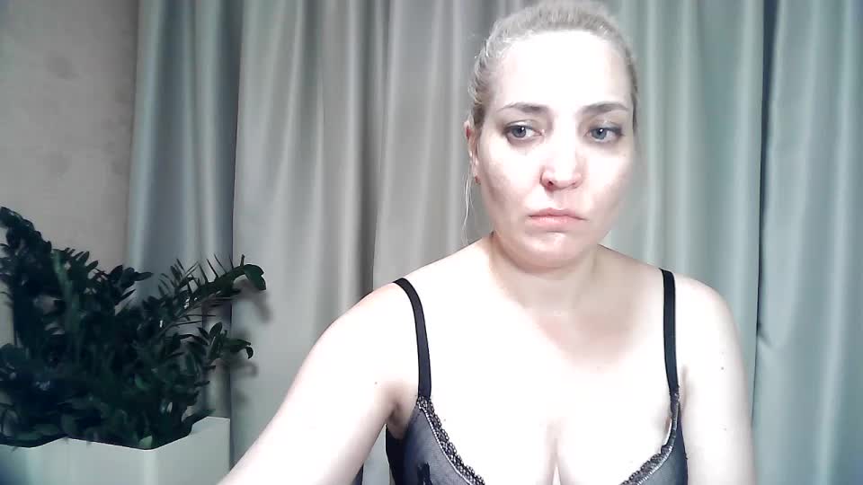 mariska-kiska Live Sex December 18, 2025