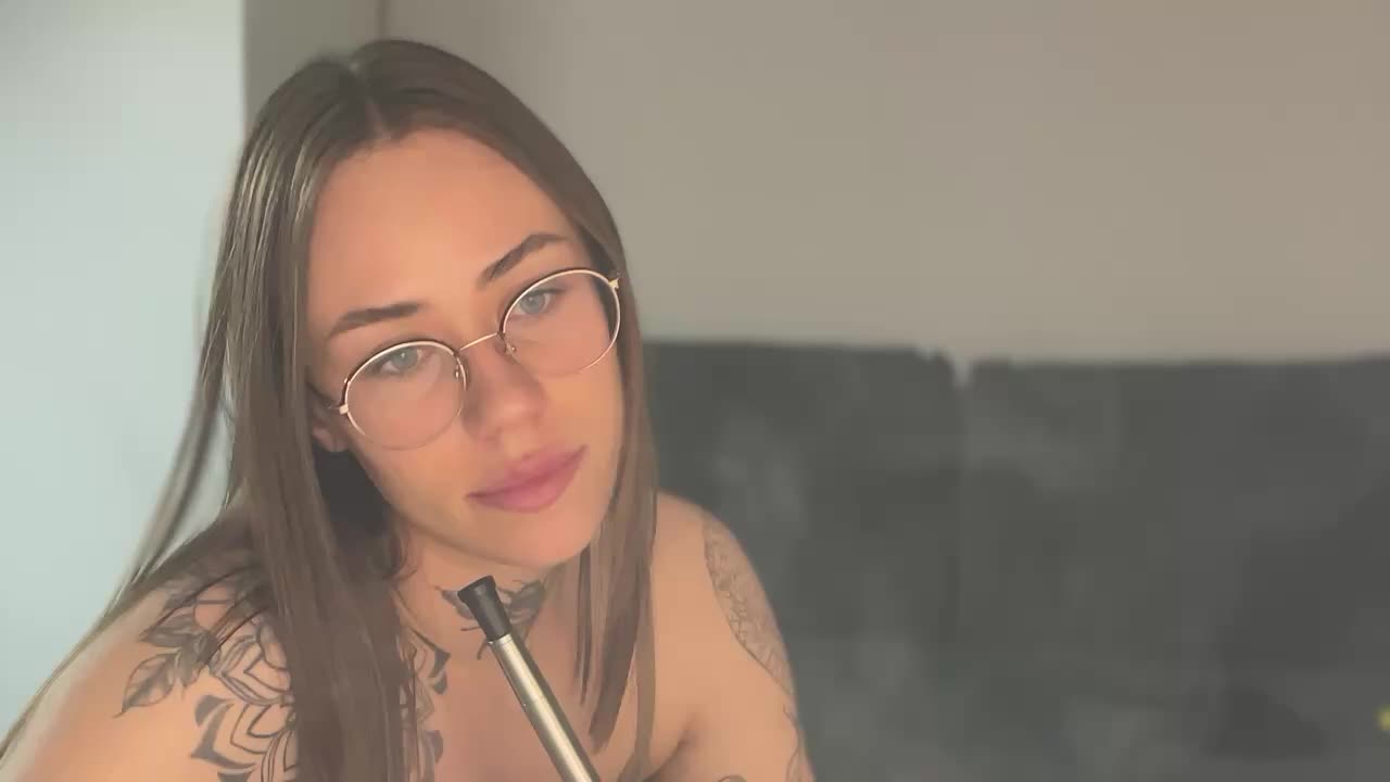 v_-_-_v Live Sex December 14, 2025