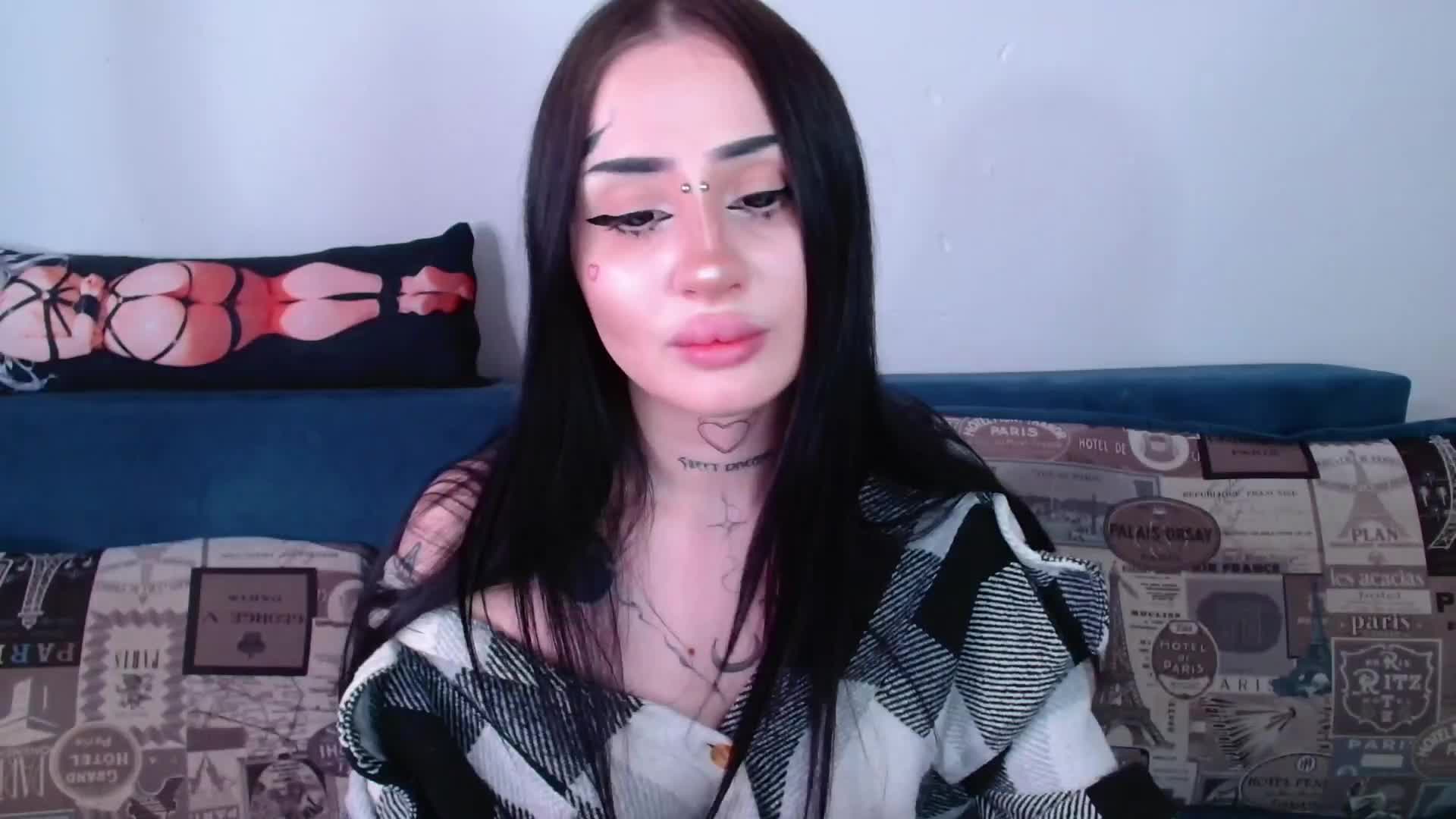 lisa-tatt Live Sex December 13, 2025