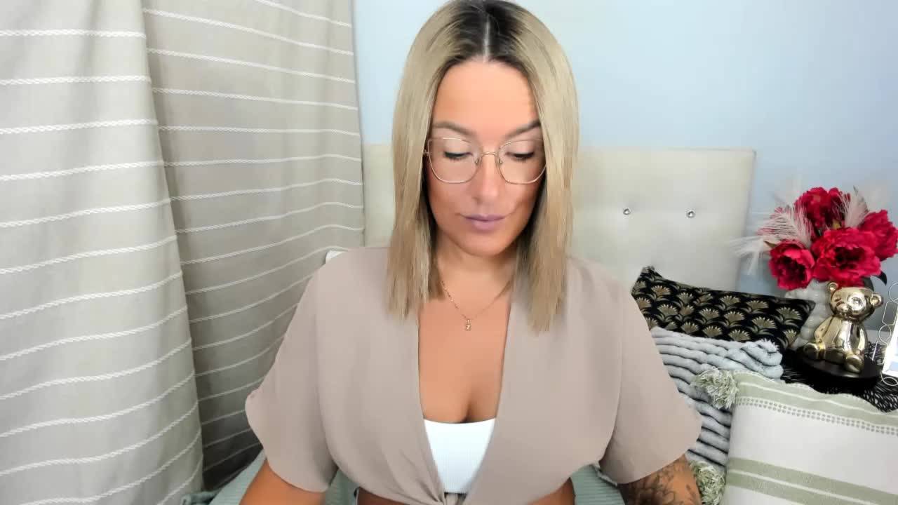 MollyBeauty Live Sex December 19, 2025