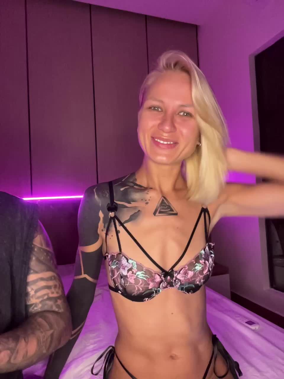 Twins666 Live Sex December 14, 2025