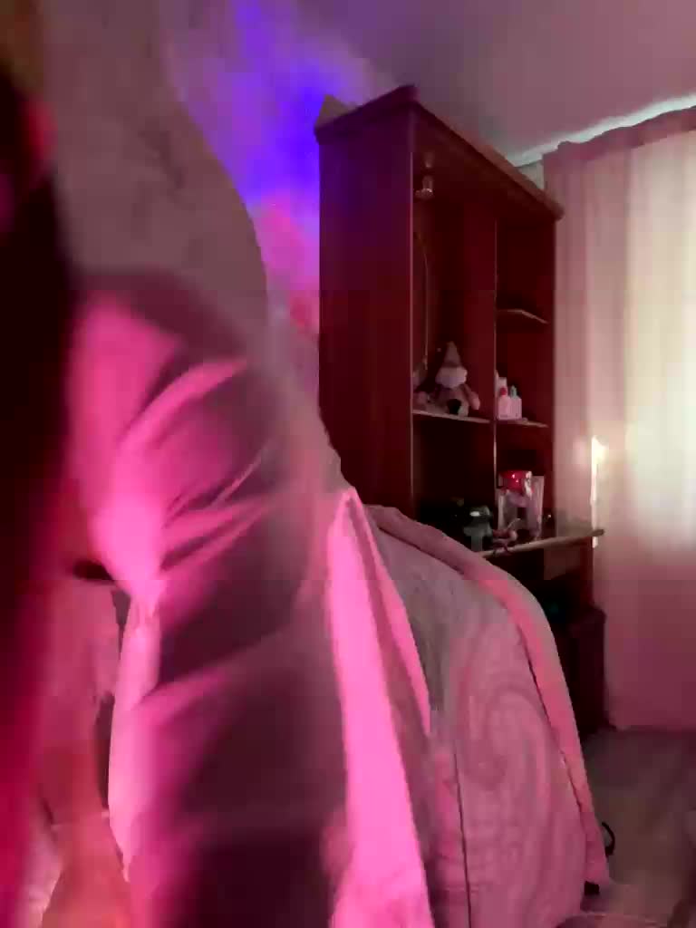 VIP17CoupleDream Live Sex December 17, 2025