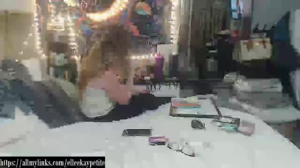 elleekaypetite Live Sex December 12, 2025