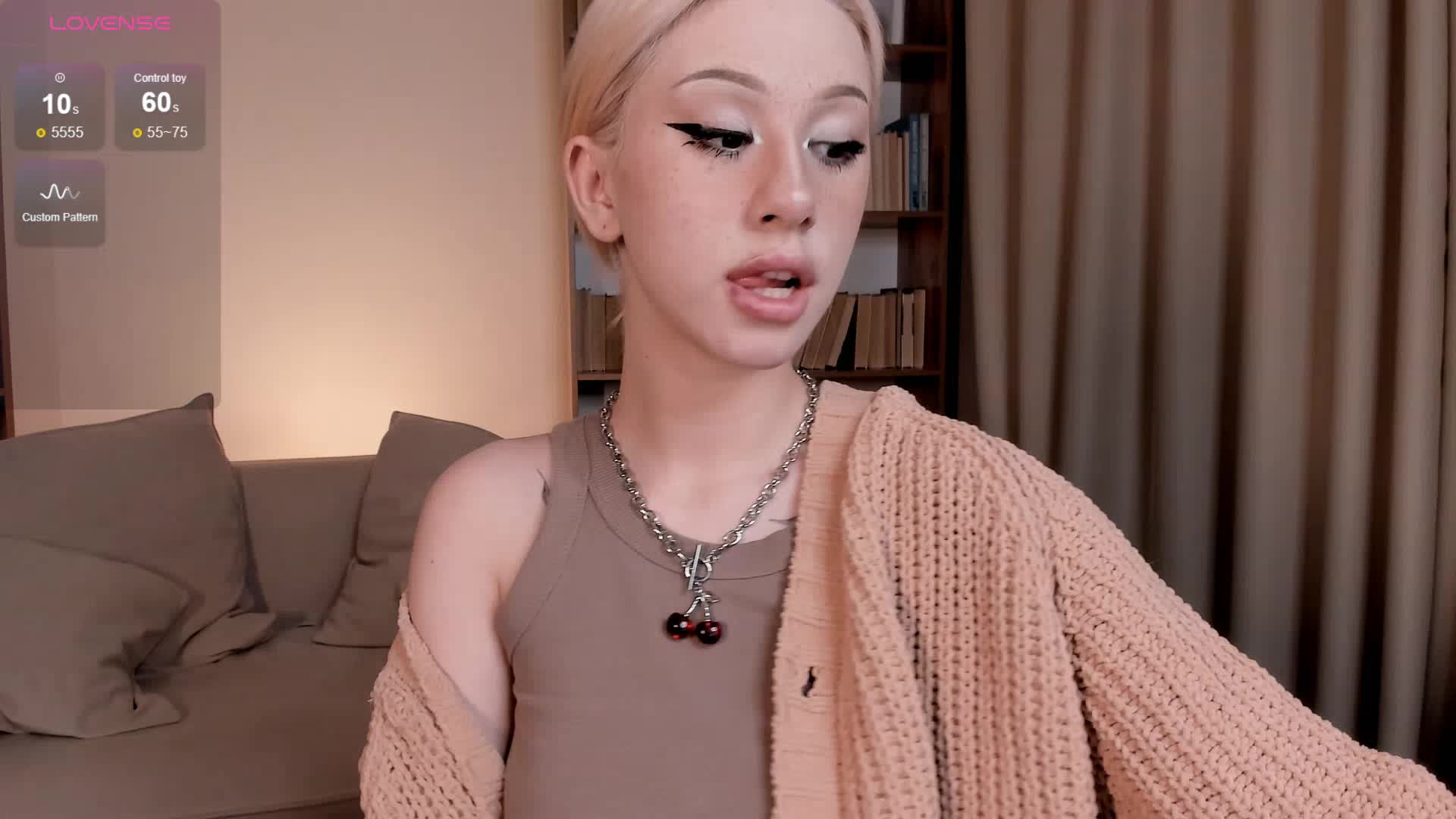 Necucubi Live Sex December 17, 2025