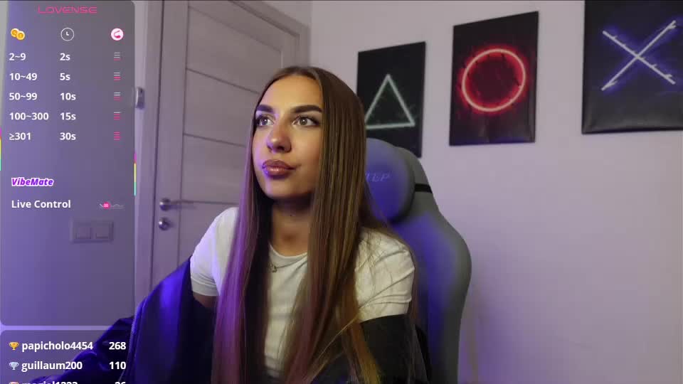 agelina_summer Live Sex December 17, 2025