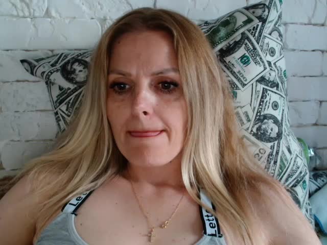 AngelAlone Live Sex December 17, 2025