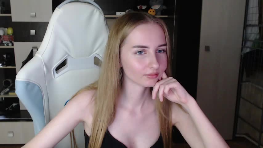 Cutti_Crystal Live Sex December 12, 2025