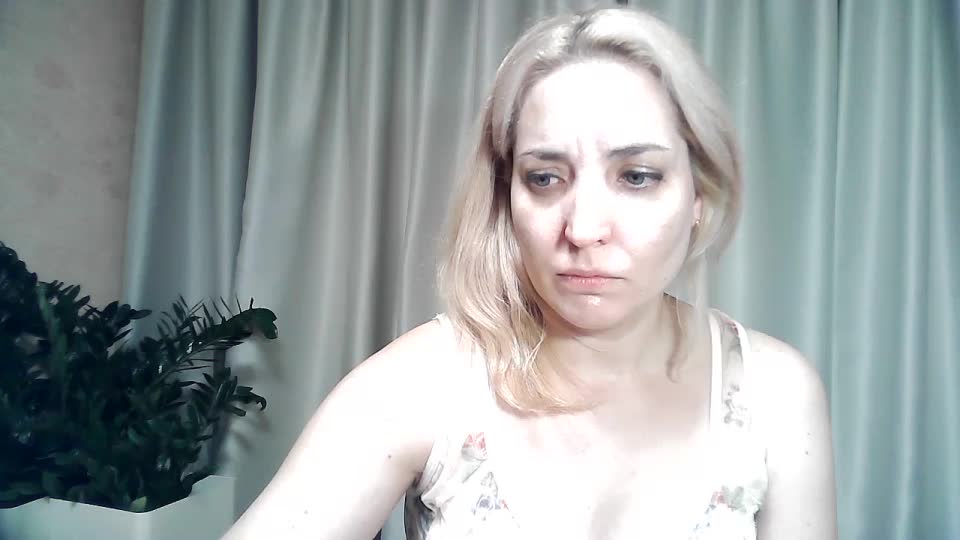 mariska-kiska Live Sex December 18, 2025