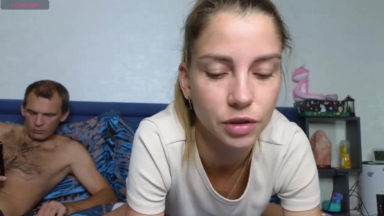 Couple_Twix Live Sex December 14, 2025