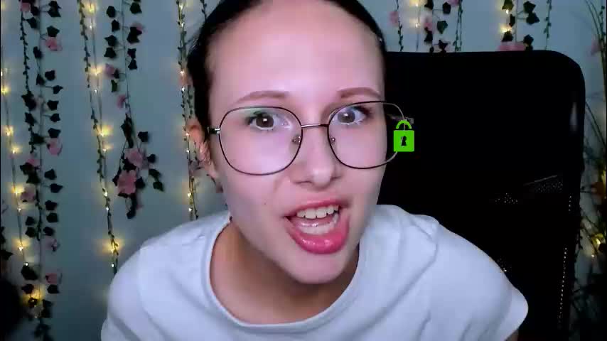 mona_cloud Live Sex December 14, 2025