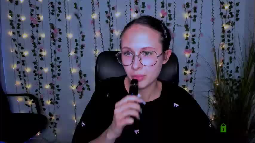 mona_cloud Live Sex December 14, 2025