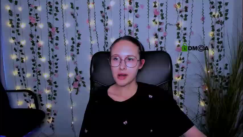 mona_cloud Live Sex December 14, 2025