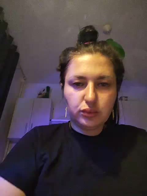 MonicaMilf Live Sex December 14, 2025