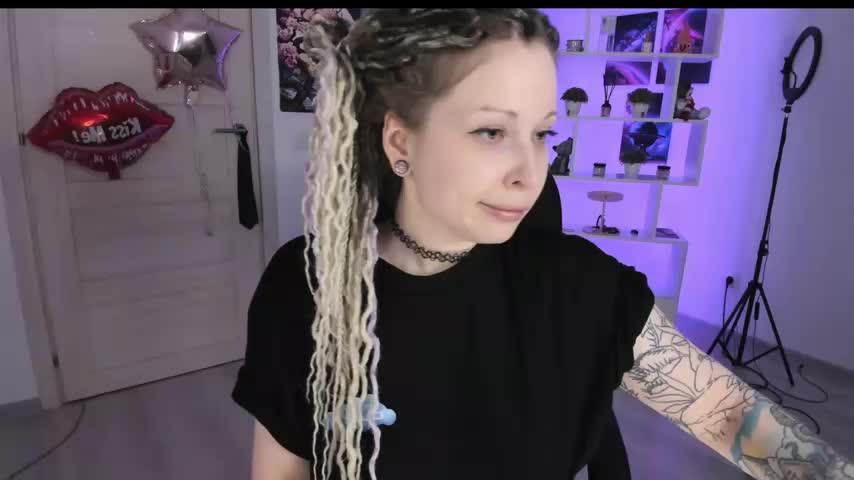 HoneySallyMoore Live Sex December 13, 2025