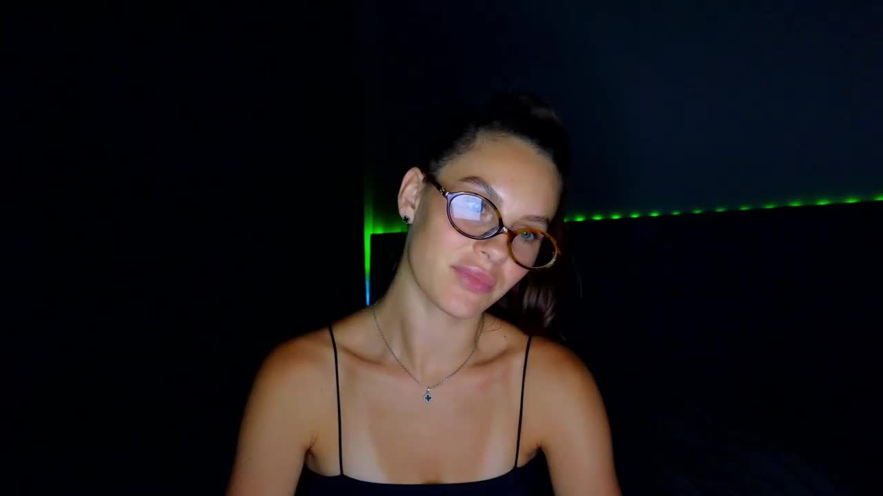 VALERIYAAA Live Sex December 17, 2025