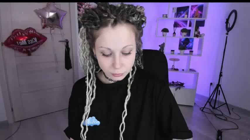 HoneySallyMoore Live Sex December 13, 2025