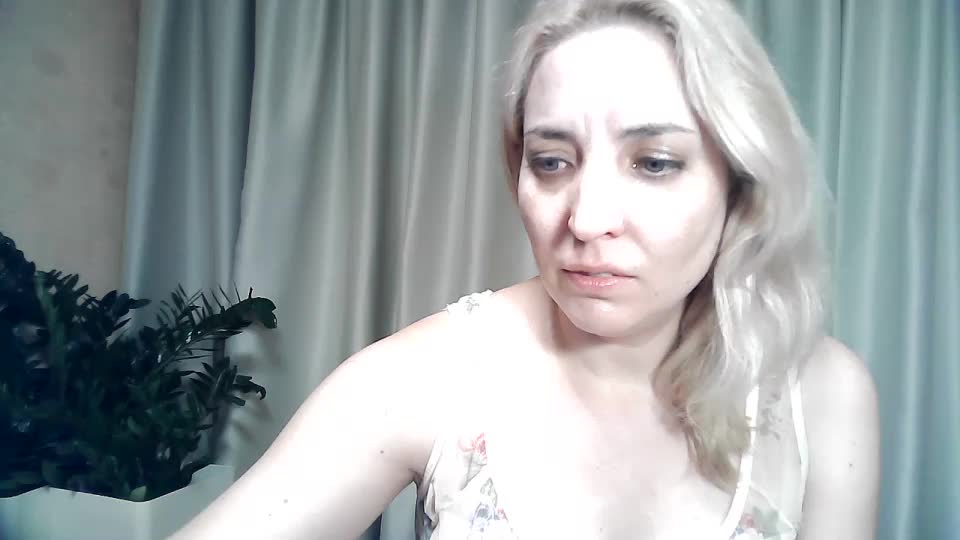 mariska-kiska Live Sex December 18, 2025